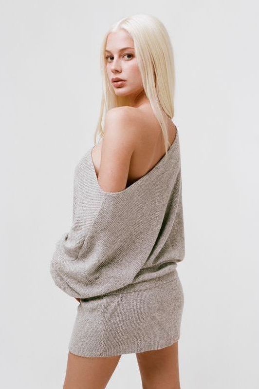 THE IZZY SWEATER DRESS IN HEATHER GREY