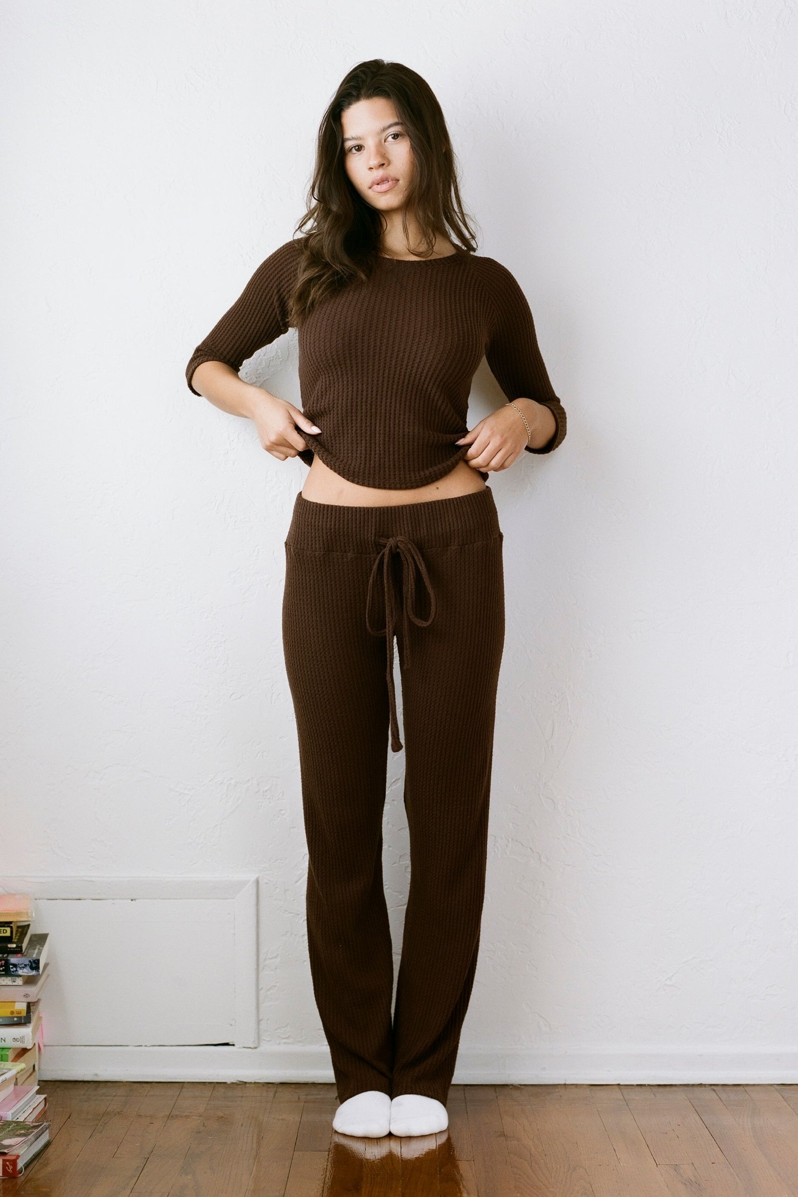 THE CINNAMON GIRL SWEATS