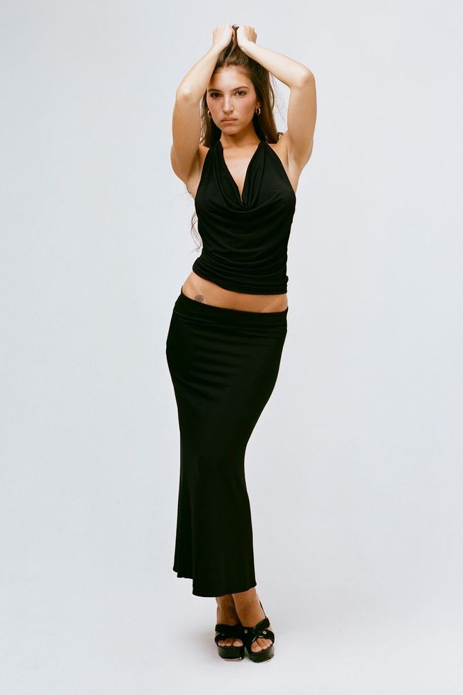 THE ELSA TOP IN BLACK