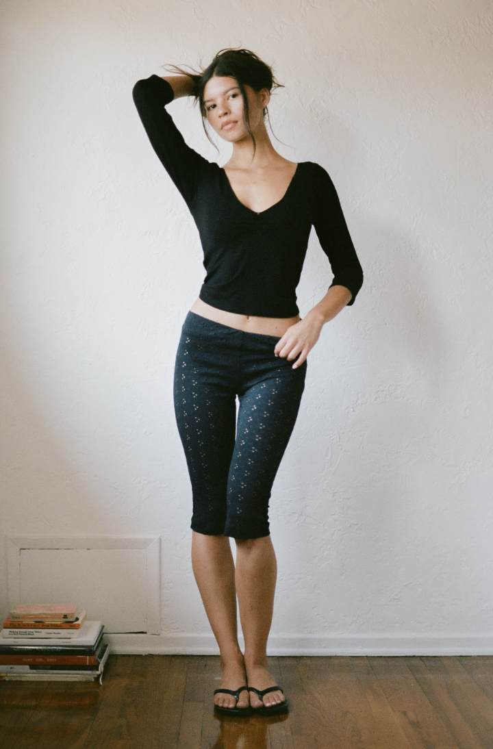 THE EYELET CAPRI IN BLACK