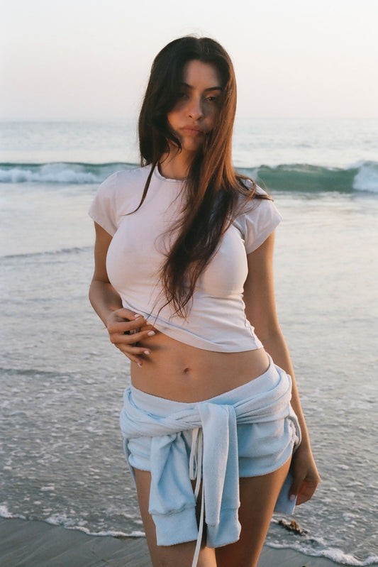 THE WHITE TEE